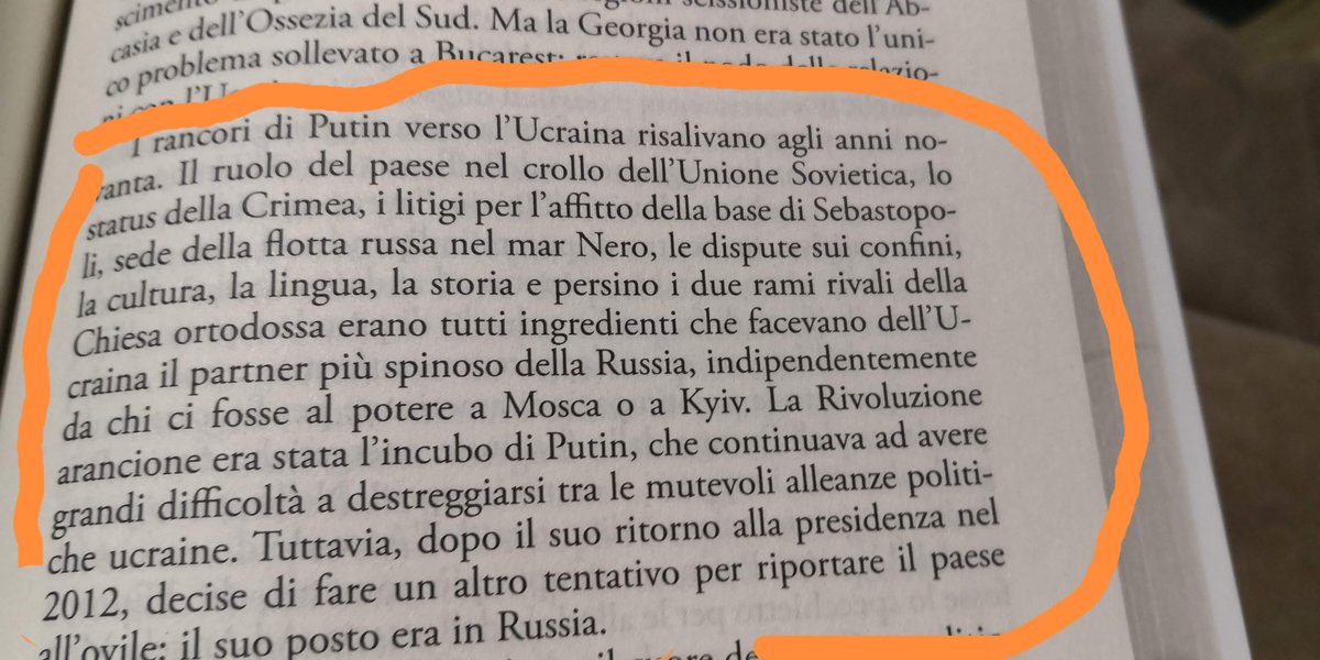 Potrebbe essere, secondo lo scrittore Philip Short autore della biografia su #PutinWarCriminal, questa la causa che ha scatenato la #guerra in #Ukraine.
<a href="/ceciliasala/">Cecilia Sala</a>