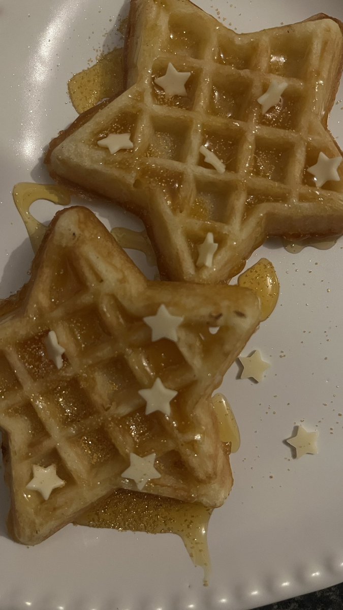 rainyoats's tweet image. star waffles ☆ ૮ ྀིྀིྀི₍ •\./• ₎ ྀིა