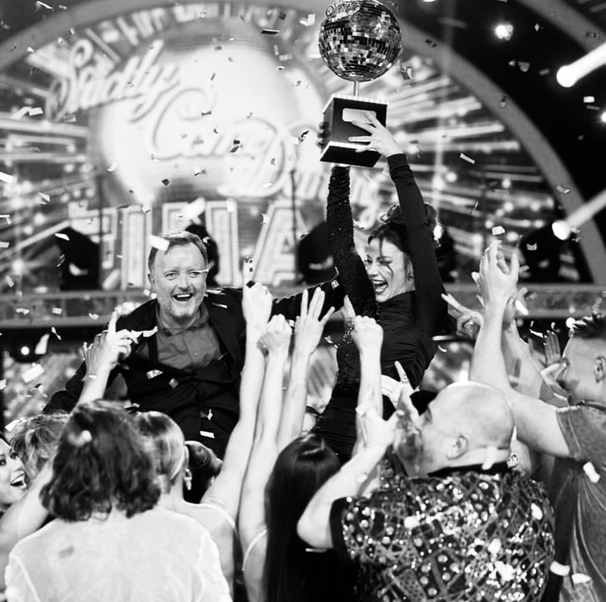 whilst i can’t believe it’s taken 7 years for dianne to get the praise she deserves, i wouldn’t change this win for the world🥹yes it was a long time coming, but the fact her mum, dad and joe got to see her lift that trophy makes everything a million times more special🤍#strictly
