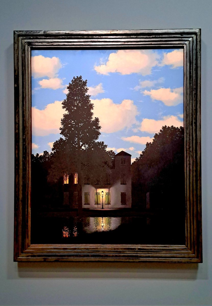 ilseja1's tweet photo. @StockmansGreta Op pagina 23 al? Vorige donderdag ook op expo Surréalisme in Centre Pompidou Parijs. Zalig toch 😇 #lempiredeslumières #renémagritte #Magritte #Dius #StefanHertmans https://t.co/MKUZDx16aD