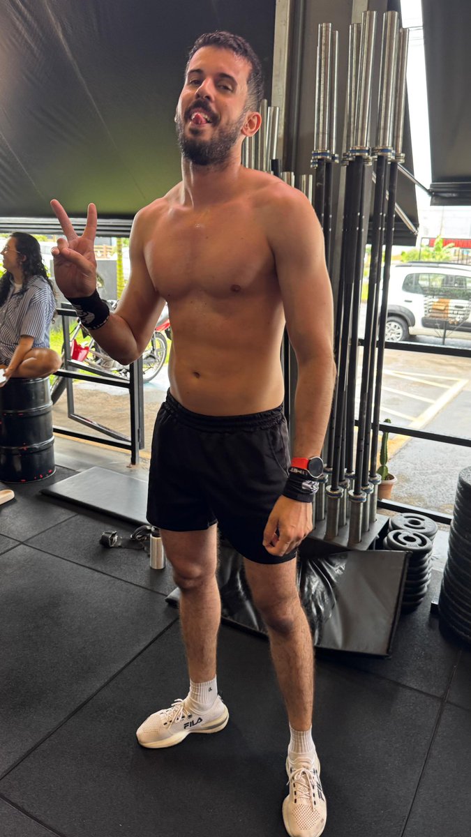 fernandesras's tweet photo. Estava muito gostoso fazendo o Murph hoje! https://t.co/muODOJHXMr