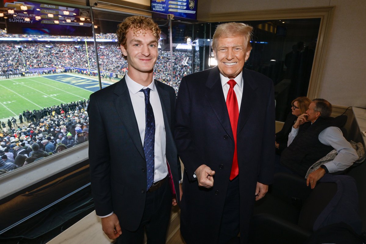 TrumpWarRoom's tweet photo. Daniel Penny joined President Donald J. Trump and VP-elect JD Vance at the @ArmyNavyGame today in Landover, Maryland. https://t.co/RCpxDQqcQn