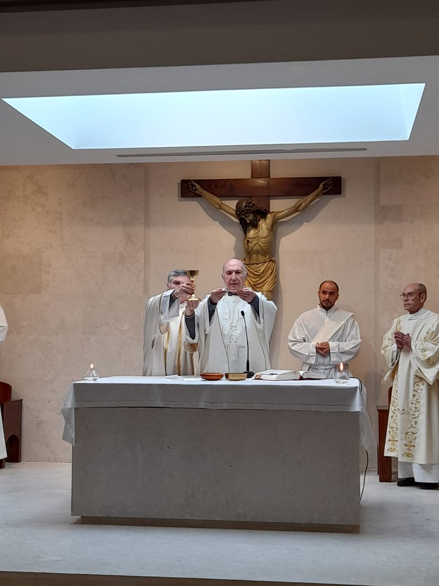 Diáconos permanentes de la Archidiócesis de Madrid (@diaconadomadrid) on Twitter photo 👉#Eucaristía de los #DiáconosDeMadrid en su retiro de #Adviento2024 presidida por d. Javier Cuevas, memoria de #SanJuanDeLaCruz
<a href="/archimadrid/">Archidiócesis de Madrid</a>
#matrimonioYDiaconado #diácono #servidores #liturgia #oración #palabra #caridad 👉#Eucaristía de los #DiáconosDeMadrid en su retiro de #Adviento2024 presidida por d. Javier Cuevas, memoria de #SanJuanDeLaCruz
<a href="/archimadrid/">Archidiócesis de Madrid</a>
#matrimonioYDiaconado #diácono #servidores #liturgia #oración #palabra #caridad
