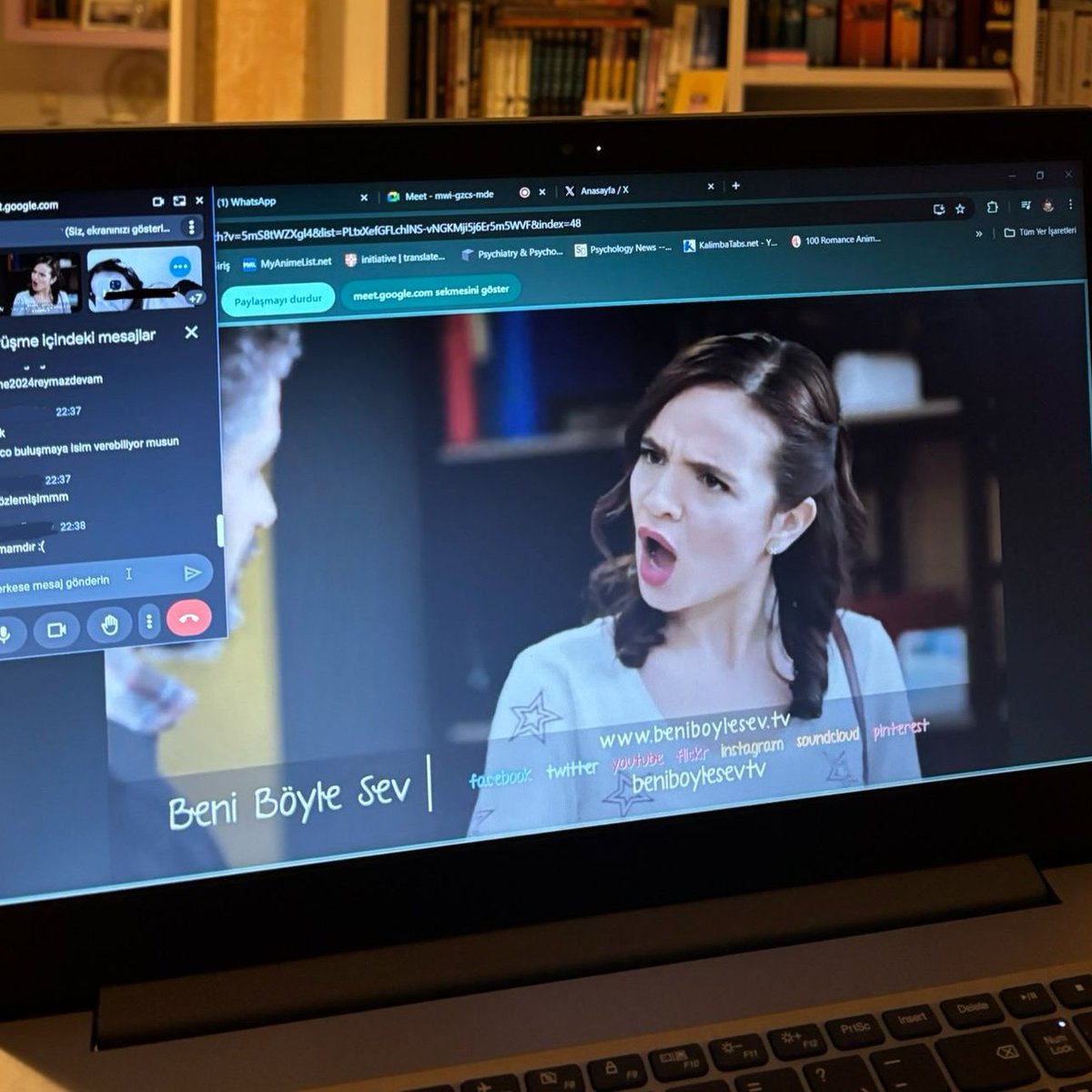 bundan 10 yıl önce reyhan ve mazhar sayesinde twitterdan tanıştığın o insanlarla aynı mutluluk ve  duygusallıkla (tabi büyümüş hallerimiz ve bambaşka hayatlarımızla) tekrardan oturup bir reymaz gecesi düzenlemek... ben bu insanlardan razıyım #sene2024reymazdevam