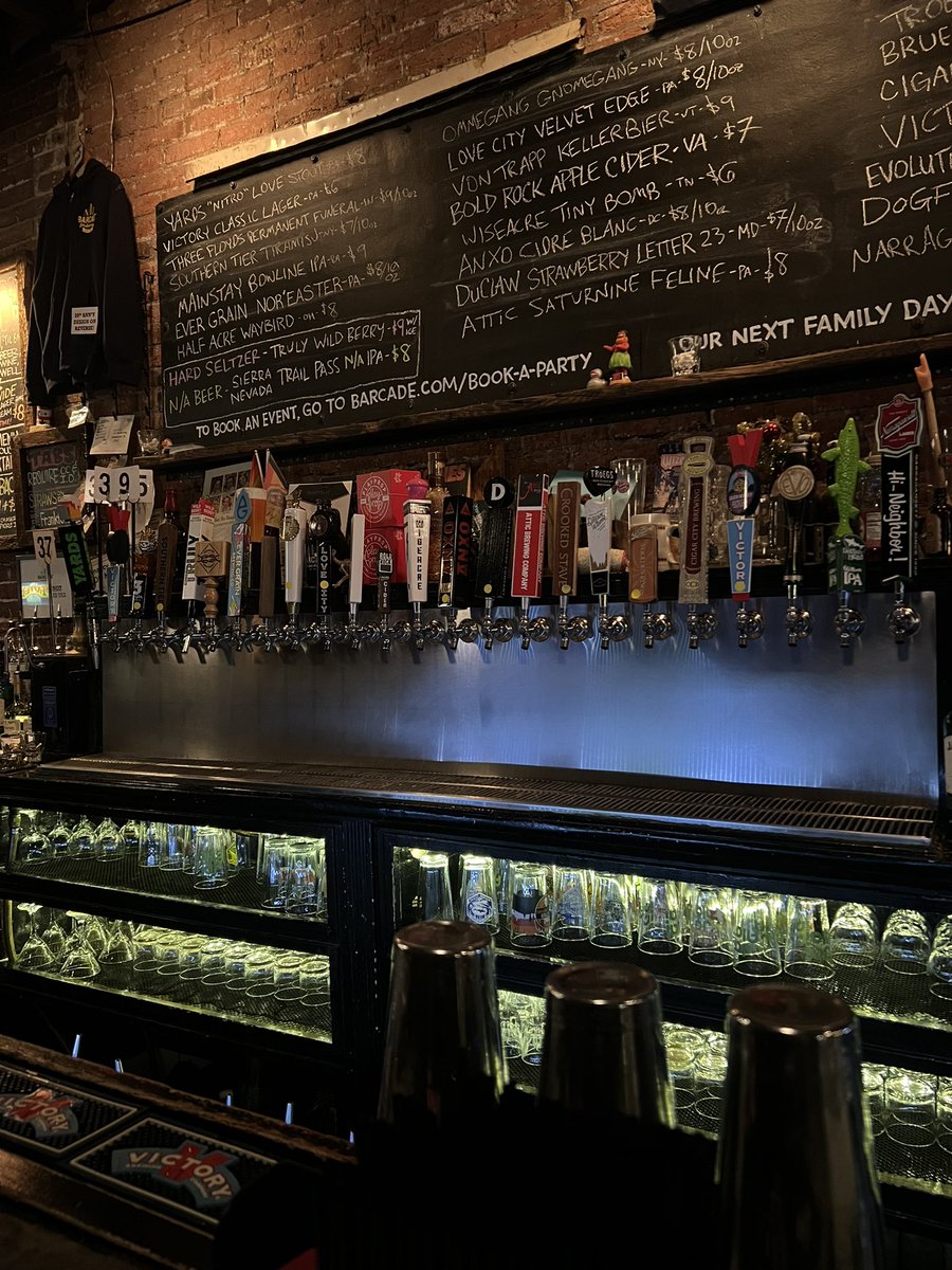 OffTheBoard4's tweet photo. Sounds good I’ll take a Miller Lite https://t.co/w4lXSBVwXd