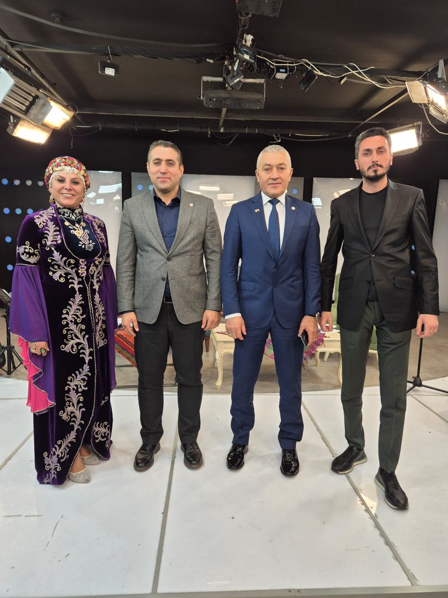 sidef29's tweet image. ŞİDEF Genel Başkanımız Serkan Kaya, Genel Başkan Vekilimiz Yaser Sarı ile birlikte “Seher Bağlama ile Derneklerimiz”programına konuk oldu.Birkan Çelik’in türküleri ile eşlik ettiği programda misafirperverliği için Anadolu Dernek TV ailesine Seher Bağlama nezdinde teşekkür ederiz.