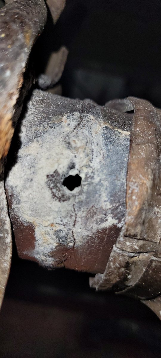 da_doyle82's tweet photo. Transit with AdBlue issues Nox sensors doing there jobs and this little hole was like stalagmite! Welded up the SCR and cleaned all the AdBlue nozzle outlet hole and nozzle. 💨 #nox #adblue #transit @ColFuel https://t.co/uUFh8jyV6F
