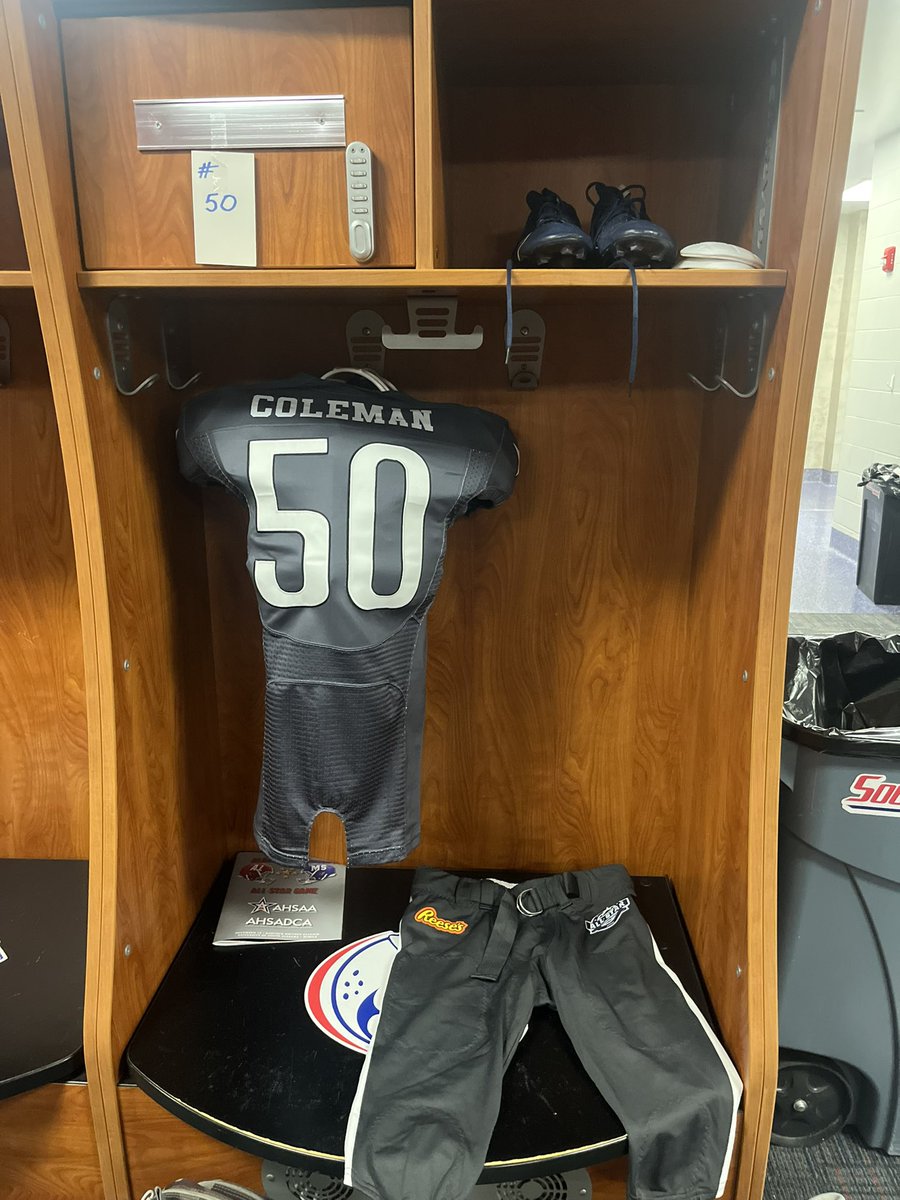 JCJetsFootball's tweet image. Congratulations to @TimColemanTBONE for a great senior year and a great game durning the AL/MS ALL-Star Game!  He contributed big time with perfect snaps on 4-PAT, 4-FG and 4-Punts!  Congrats T-BONE! #NextLevelJet @JCFB_Recruiting