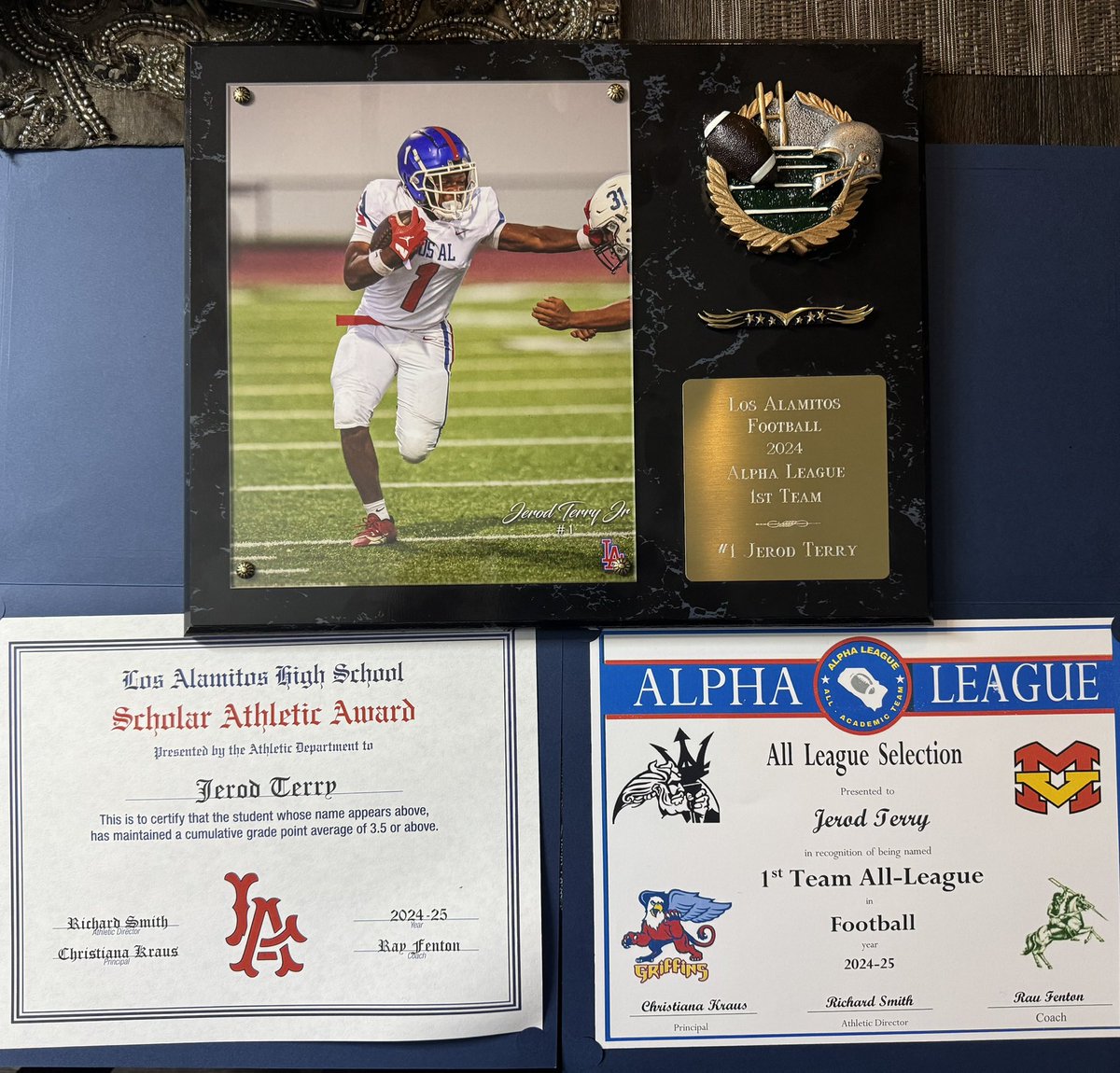 Jerod Terry Jr 3⭐️ 2026 (@iamjerodterry) on Twitter photo Honored to be selected 1st Team All-League (Alpha). Thank you to all my coaches and coaches across the league for voting for me. <a href="/tfent2/">TJ Fenton</a> <a href="/Coach_Bowe/">Coach Bowe</a> <a href="/GregBiggins/">Greg Biggins</a> <a href="/adamgorney/">Adam Gorney</a> <a href="/BrandonHuffman/">Brandon Huffman</a> <a href="/ChadSimmons_/">ChadSimmons</a> <a href="/latsondheimer/">eric sondheimer</a> <a href="/johnwdavis/">John W. Davis</a> <a href="/On3sports/">On3</a> <a href="/Rivals/">Rivals</a> <a href="/premiumsportsla/">Premium Sports</a> Honored to be selected 1st Team All-League (Alpha). Thank you to all my coaches and coaches across the league for voting for me. <a href="/tfent2/">TJ Fenton</a> <a href="/Coach_Bowe/">Coach Bowe</a> <a href="/GregBiggins/">Greg Biggins</a> <a href="/adamgorney/">Adam Gorney</a> <a href="/BrandonHuffman/">Brandon Huffman</a> <a href="/ChadSimmons_/">ChadSimmons</a> <a href="/latsondheimer/">eric sondheimer</a> <a href="/johnwdavis/">John W. Davis</a> <a href="/On3sports/">On3</a> <a href="/Rivals/">Rivals</a> <a href="/premiumsportsla/">Premium Sports</a>