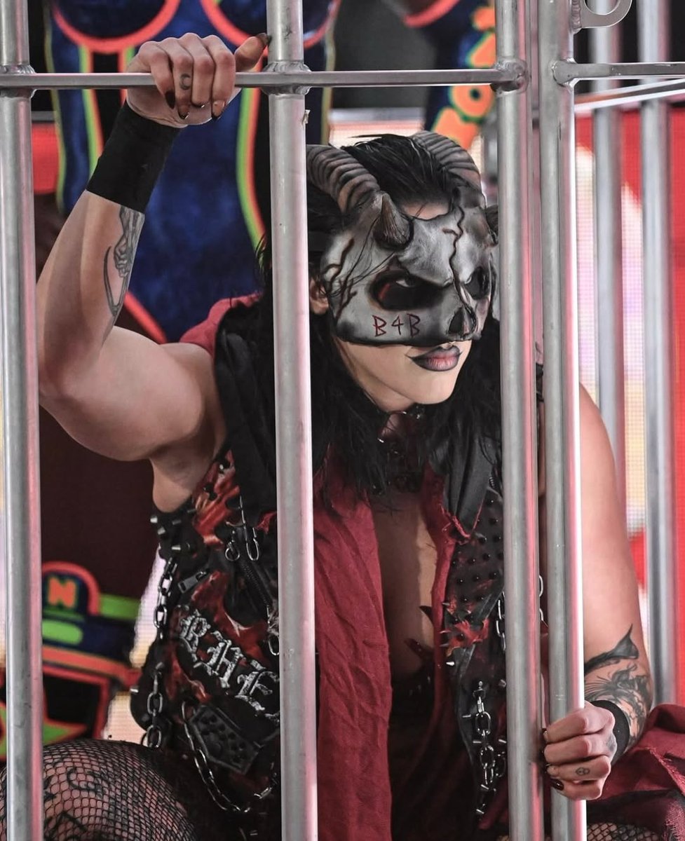 ReignOfAnarchy's tweet photo. 𝚂𝚘𝚖𝚎𝚘𝚗𝚎 𝚝𝚘𝚕𝚍 𝚖𝚎 𝚕𝚘𝚗𝚐 𝚊𝚐𝚘
𝚃𝚑𝚎𝚛𝚎'𝚜 𝚊 𝚌𝚊𝚕𝚖 𝚋𝚎𝚏𝚘𝚛𝚎 𝚝𝚑𝚎 𝚜𝚝𝚘𝚛𝚖
𝙸 𝚔𝚗𝚘𝚠
𝙸𝚝'𝚜 𝚋𝚎𝚎𝚗 𝚌𝚘𝚖𝚒𝚗𝚐 𝚏𝚘𝚛 𝚜𝚘𝚖𝚎 𝚝𝚒𝚖𝚎
#WrestleWar21
#iApocalypse https://t.co/GqBEB2Eq3Y
