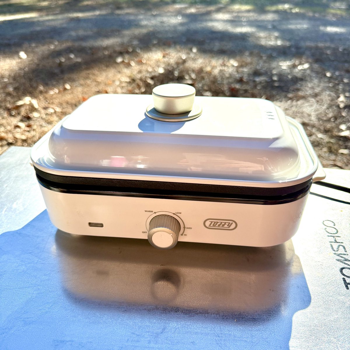 akkycamp's tweet photo. 可愛い子ちゃんをお迎えしたので
今日はお庭で焼き肉だよ〜🏕️
これまではIwataniの焼き上手さんαを作ってたけど2人だと大き過ぎて…。
Toffyのホットプレートミニは800wOKのポタ電だったら使えるし、サイズも1人〜2人でちょうど良いサイズ感なんだ! https://t.co/aFxhAq0Z3s