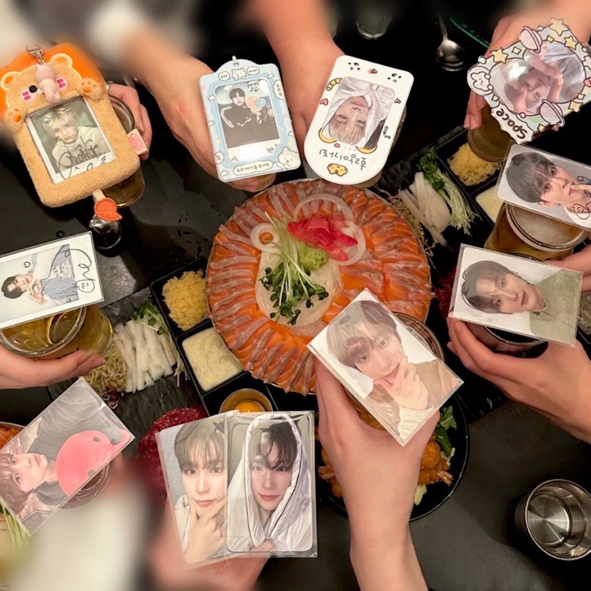 2OO2lll's tweet photo. 남자 소디엑 여자 쏘블리 안아 👩🏻‍❤️‍💋‍👨🏻 ♡

건배사 추천 고맙습니뜌 🍻

우 소 사 🏠🩷
@growlwithleo 
@jjeongmee_ 
@breadbread_2 
@mirinae_0316 
@meinezodu
@M_oon_S_un 
@cherry_929_ 
@cloud__0912 
@jjO9IZ https://t.co/wQk6oMAyTp