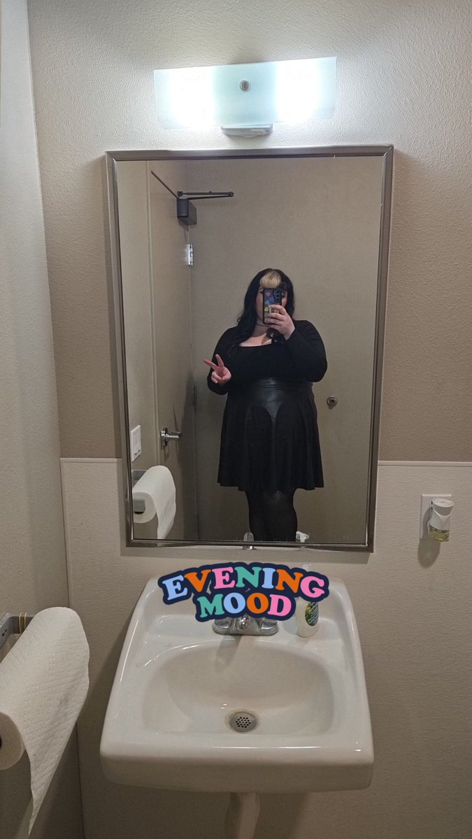 SpookySnack93's tweet photo. 🖤🖤🖤 https://t.co/m0qt3nbmH3