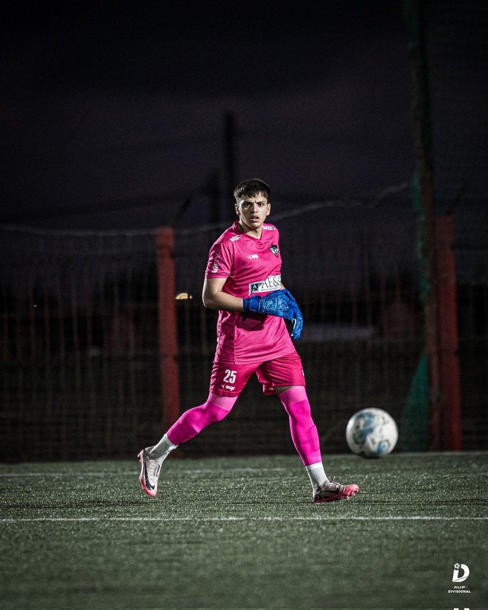 🤚🏼 𝐓𝐫𝐚𝐧𝐪𝐮𝐢𝐥𝐢𝐝𝐚𝐝

Deutscher juega con ventaja. 

📺 AUF.TV