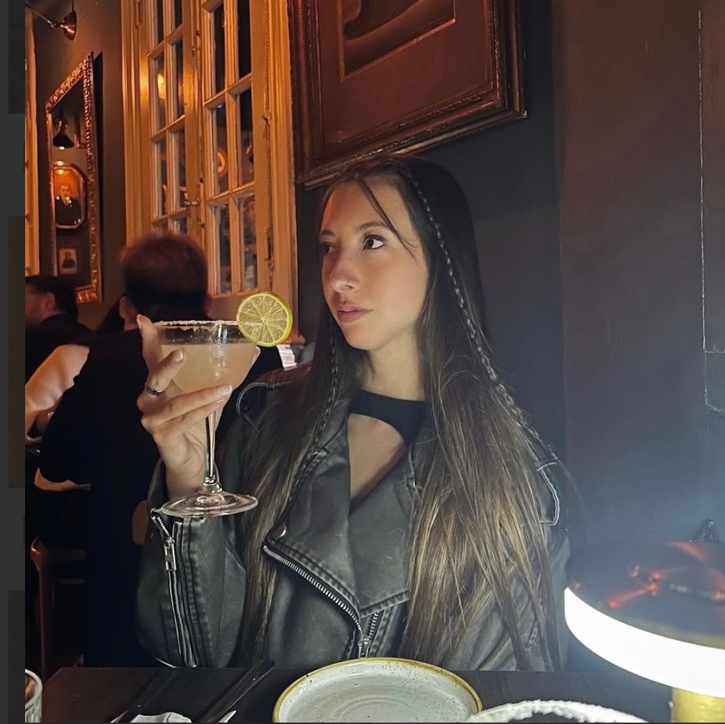 laraselenebby's tweet photo. @cyberkatekey Would you want to chill with me?😍 https://t.co/wmSS4CJoDV