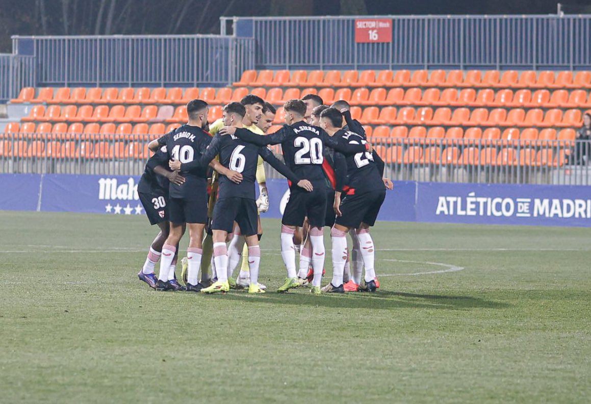 Albertofl_1's tweet image. Por lo que nos lo merecíamos y por lo que se crece esta familia ante las adversidades. +3 importantes y a por el derbi !!!! 🔴⚪️