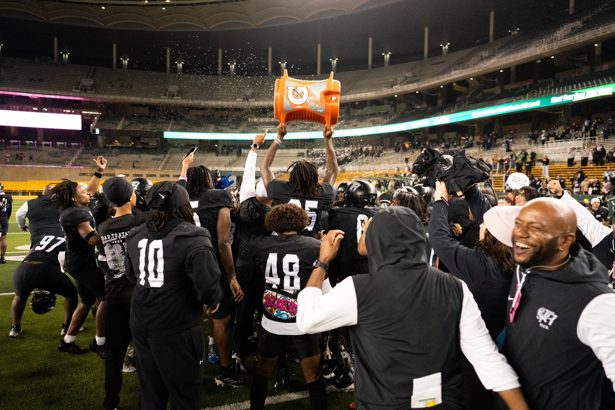 VaughnVisuals tweet media