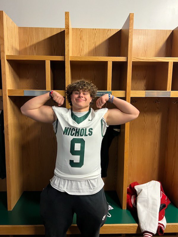 CalouroTaegan's tweet image. After a great visit and talk with @CoachVBisonHC  I am blessed to receive my second offer from @NicholsBisonFB !!