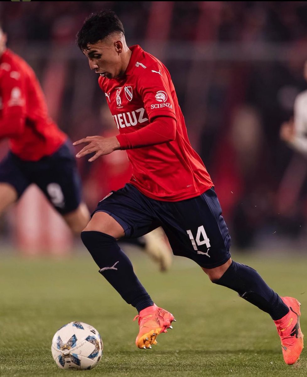 🎩 Lautaro Millán, entre los jugadores de Independiente, vs Boca Juniors:

➜ 1º en recuperaciones [6]
➜ 1º en chances creadas [4]
➜ 1º en duelos ganados [10/11]
➜ 1º en infracciones recibidas [6]

19 años.🪄