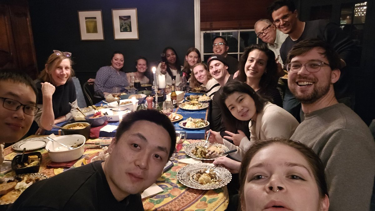 TheCullenLab's tweet image. Happy holidays from the Cullen Lab!