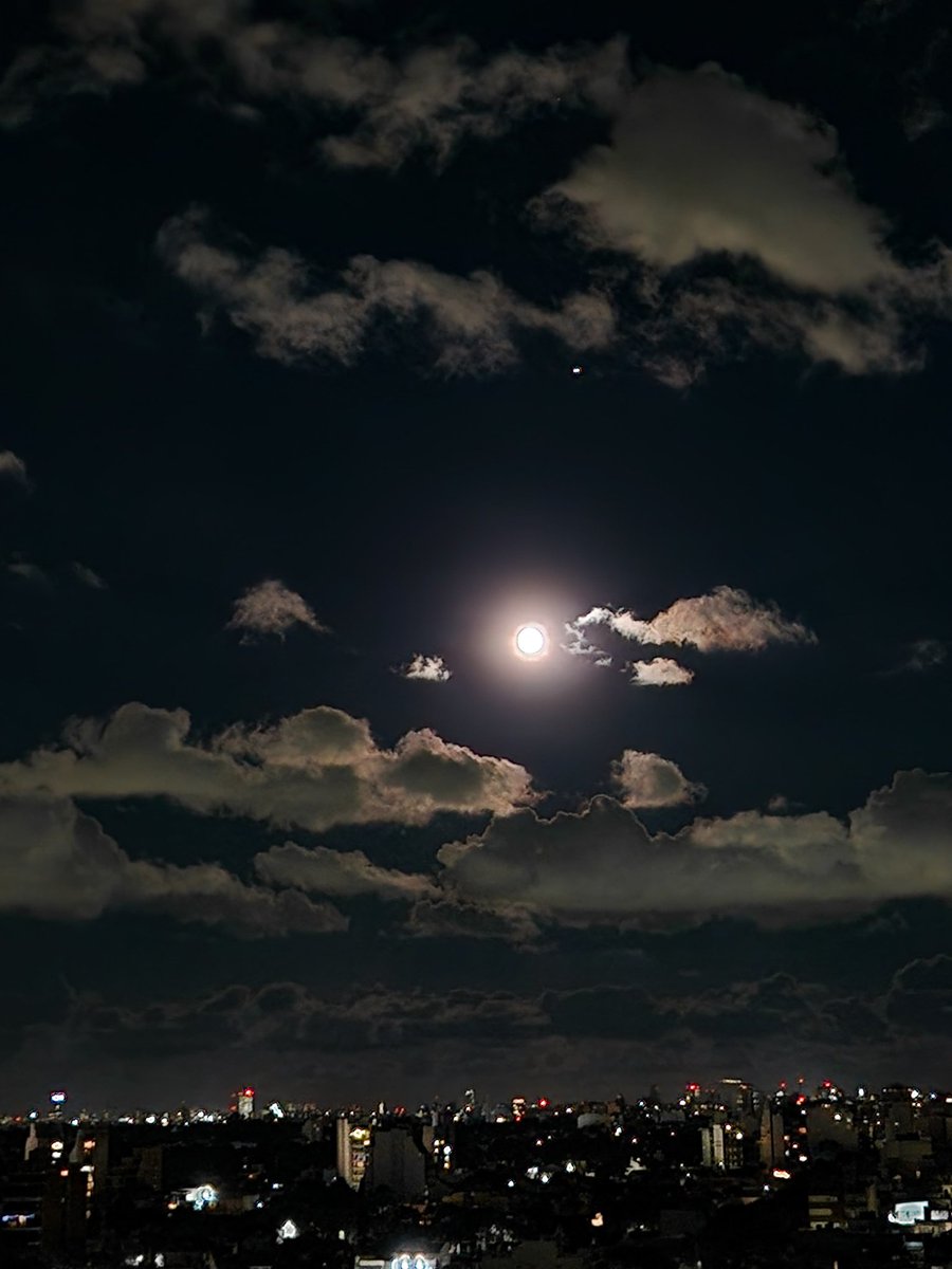Hermosa noche!
Conjunción entre la Luna y Júpiter