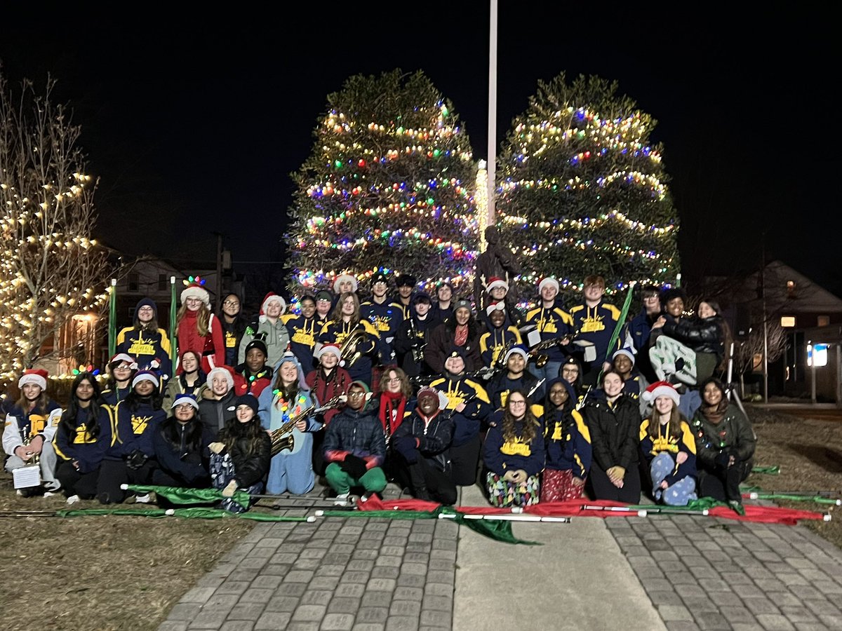 Our final performance for 2024-escorting Santa to the Roebling Christmas Tree Lighting. We wish all of you a wonderful holiday season and a fantastic New Year!