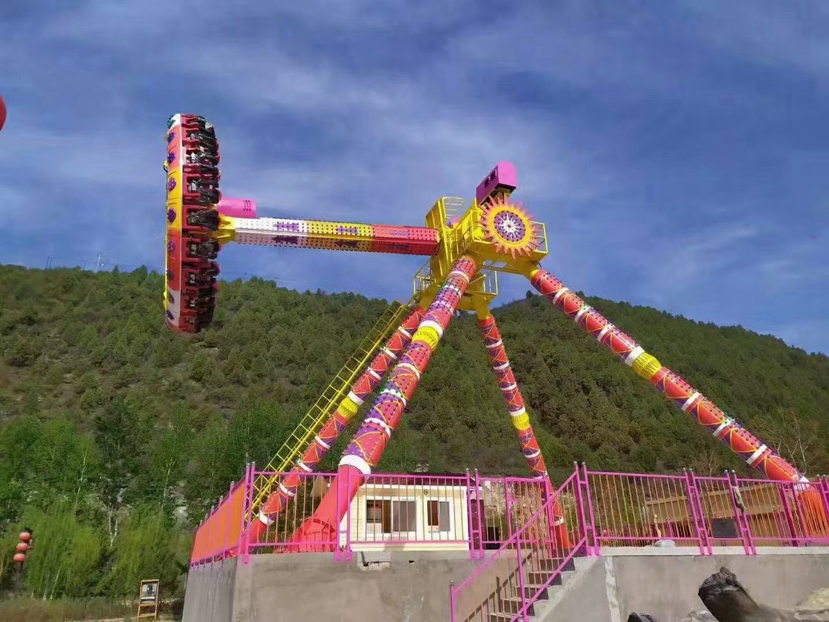 Happy sunday!
Finished the pendulumn ride installation.🥰🥰🥰