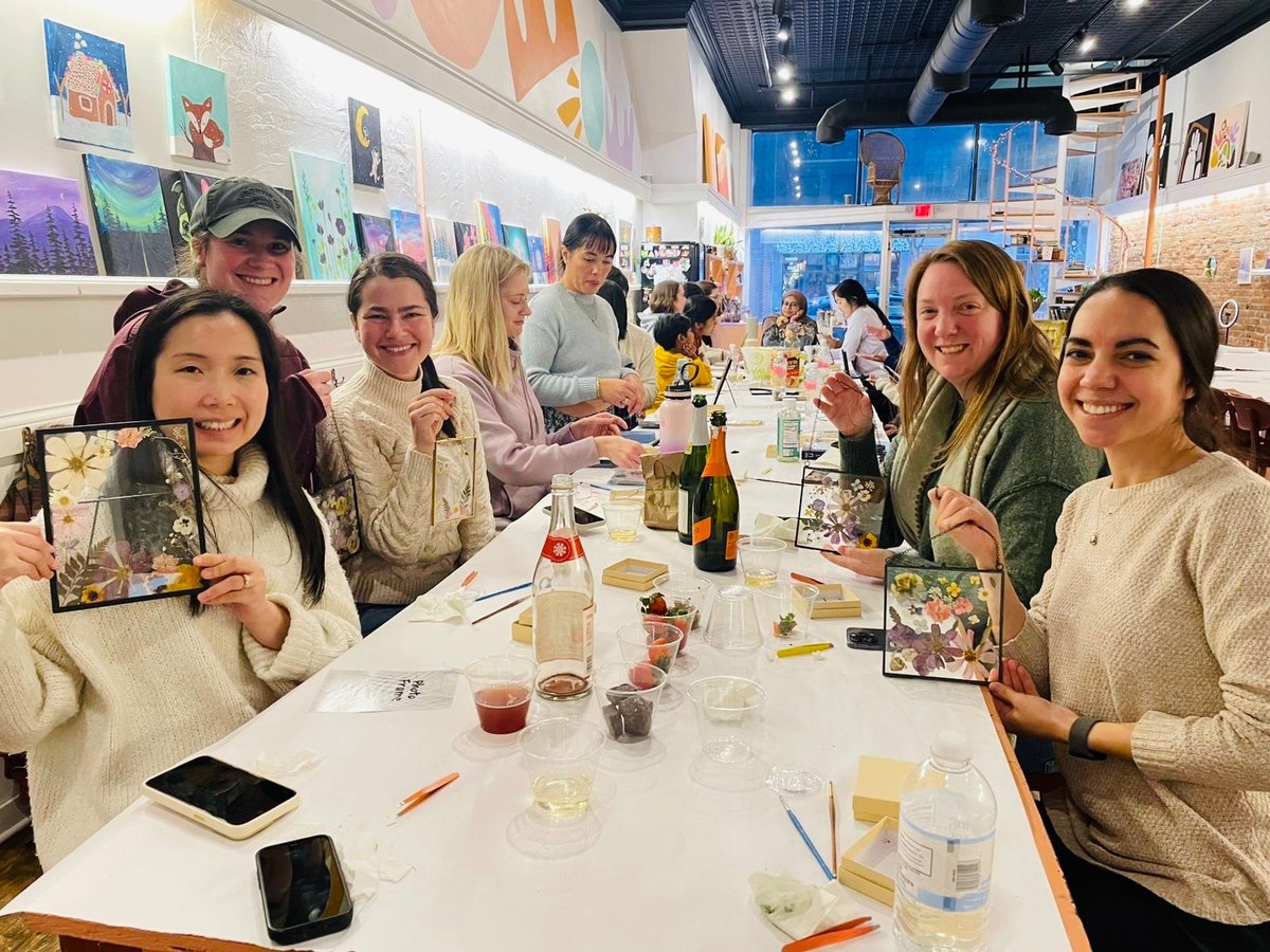 Mayo Fellows' Association, Rochester (@mayofellows) on Twitter photo ✨ Who said time during training can’t be fun? Residents & Fellows unleash their creative side at #ArtHeadsEmporium!
Because as you know, we take art very seriously at <a href="/MayoClinic/">Mayo Clinic</a>
Kudos to #YuanYao & team for organizing this event 🖼️🎨
#TraineeWellness #Community #LifeinRochester ✨ Who said time during training can’t be fun? Residents & Fellows unleash their creative side at #ArtHeadsEmporium!
Because as you know, we take art very seriously at <a href="/MayoClinic/">Mayo Clinic</a>
Kudos to #YuanYao & team for organizing this event 🖼️🎨
#TraineeWellness #Community #LifeinRochester