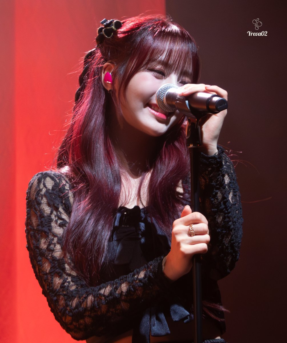 yreva02's tweet photo. Hana fifty fifty chicago 241210

#fiftyfifty #LoveSprinkleTour_in_USA
#피프티피프티 #하나 #hana https://t.co/d0GpiLT9nK
