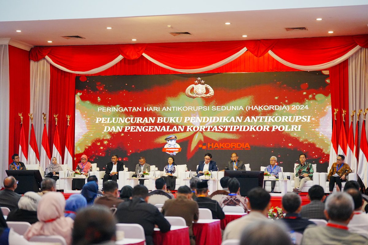 Saya menghadiri Peluncuran Buku Pendidikan Anti Korupsi dan Pengenalan Kortastipidkor Polri dalam rangka Hakordia Tahun 2024 di Auditorium Mutiara STIK - PTIK, Jakarta Selatan.

Saya ucapkan terima kasih atas kerja keras Satgassus Pencegahan Tipidkor Polri, tim penulis, dan