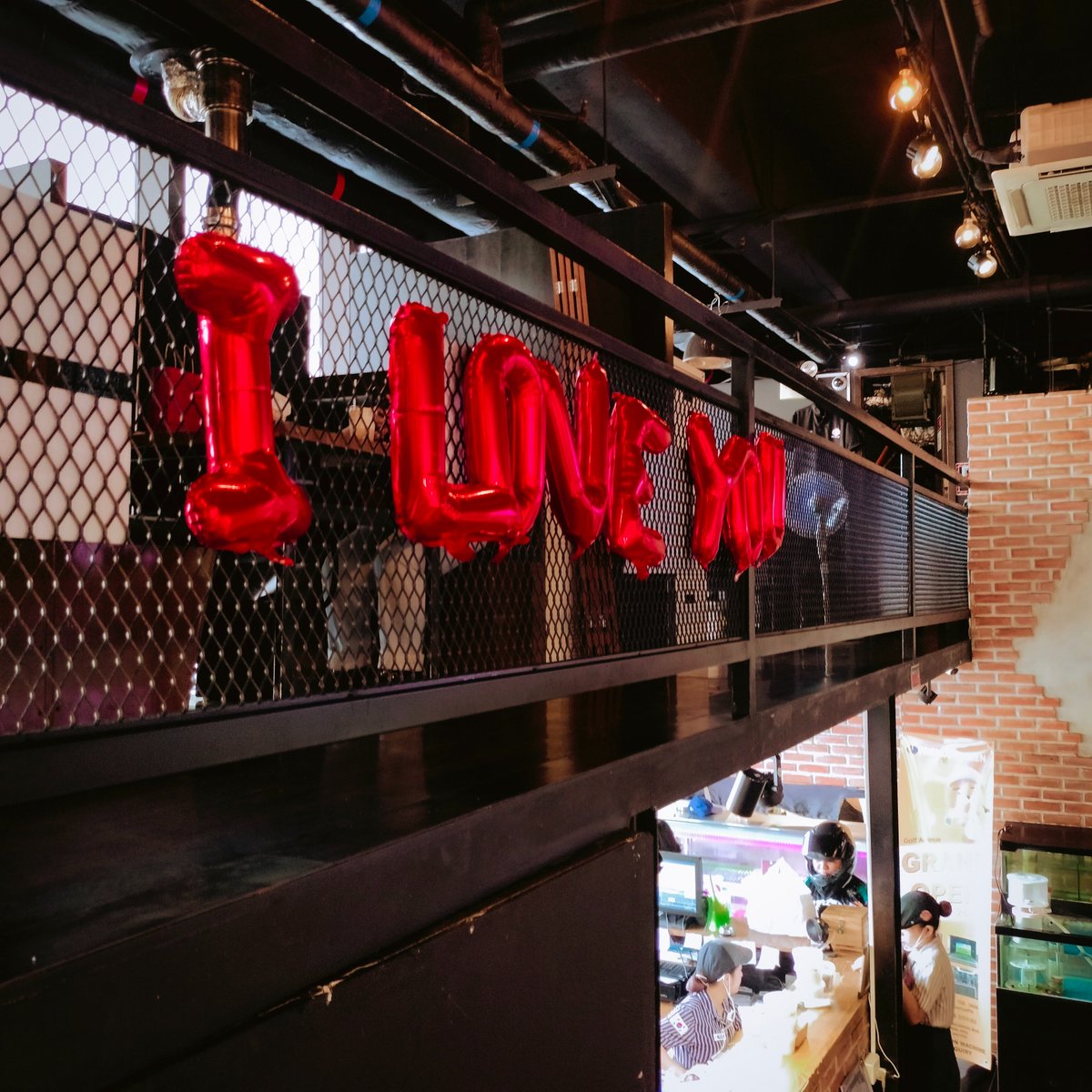 einnamim's tweet image. thnx po sa pa-fiesta🥰🫶🏻 halatang may budget po talaga ang management @427studios 🥹 kahit naligaw yong dalawang actors 🤭

sa uulitin po sana!💛🩷
#JaemrenDrunkInLove