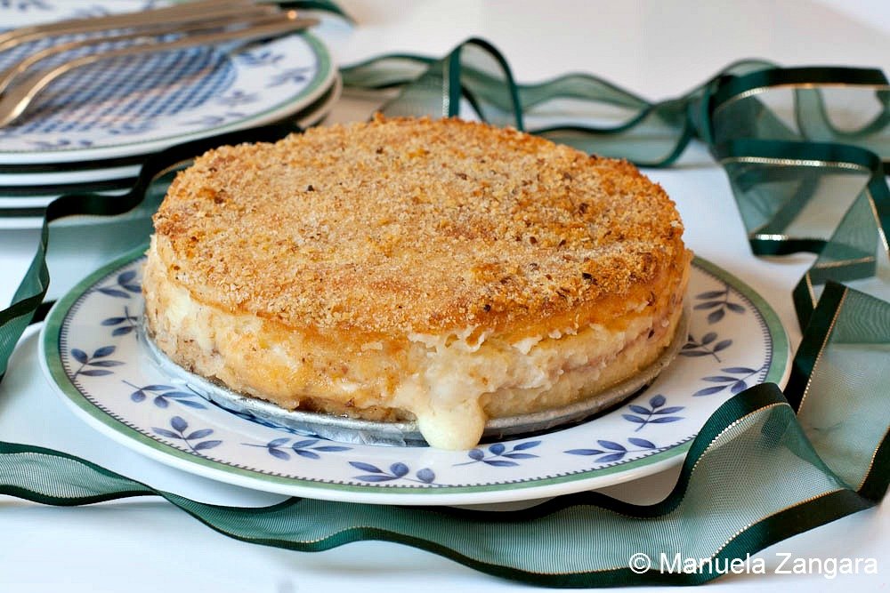I love potatoes more than any other food. For the past yr I have tried to come up with my top 10 potatoes dishes. Keep coming back to mashed potatoes as the top, especially as Italian "gatto' di patate", creamy mash with bread crust, ham, mozzarella, pepper. What's your favorite?