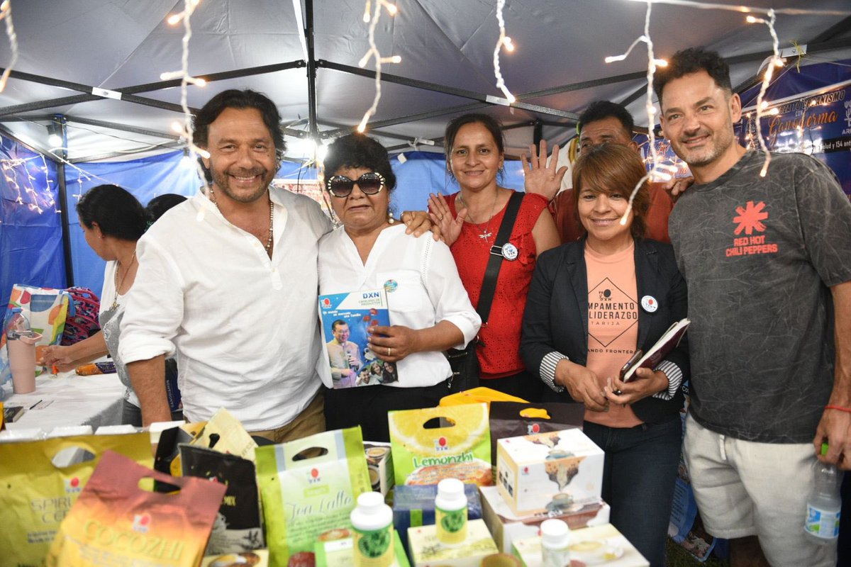 Compartimos una linda jornada de sábado junto a miles de emprendedores, salteños y turistas que se acercaron a la Expo Ciudad en el Centro de Convenciones. Con el intendente, <a href="/jmedurand/">Emiliano Durand</a>, recorrimos los stands y apreciamos el talento, el esfuerzo y la creatividad de quienes