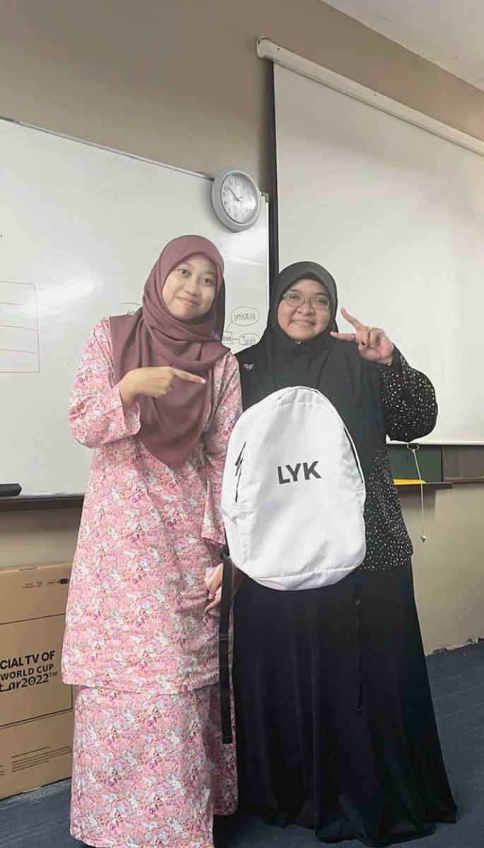 azamnj's tweet image. I’ve conducted a mock test for my students, and I’ve decided to reward the two highest scorers with LYK bags!! 

They’re so excited and loved them!

Thanks to the LYK @LawyerYouKnow 

#MockTest
#LYKMerch
#BackPackFannyPack