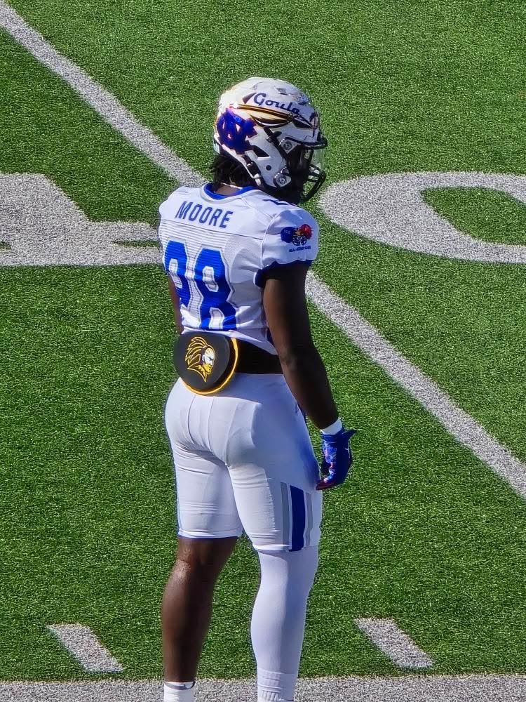 Jaylan Moore ⭐️ (@jaylanm14) on Twitter photo Last ever high school game 💔, enjoy all the years I done went through with Oak Grove .I appreciate all the coach’s who coached me to be the best player I can be and to play at the next level (division 1). On to the next <a href="/gojsutigersfb/">Jackson State Football</a> Last ever high school game 💔, enjoy all the years I done went through with Oak Grove .I appreciate all the coach’s who coached me to be the best player I can be and to play at the next level (division 1). On to the next <a href="/gojsutigersfb/">Jackson State Football</a>