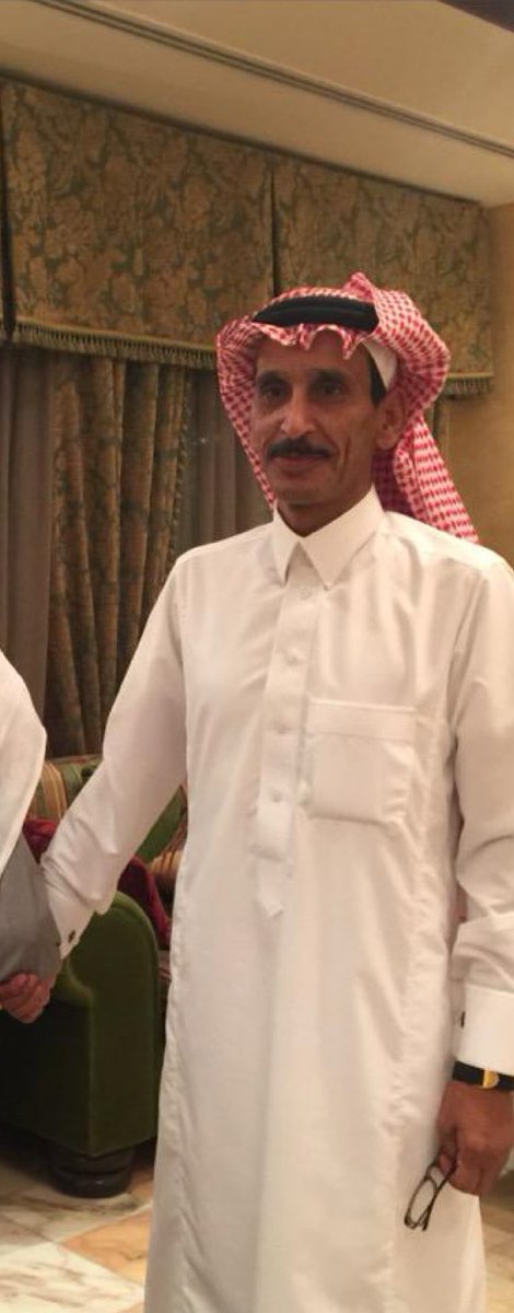 غارقٍ عمري على شط النواجل
غارقٍ له في ثمانين الف غبه

والحنايا طيرها نزرٍ  وواجل
والضلوع العوج ماهي مستتبه

ريضٍّ مجاهمنا والشوق عاجل
واهجاد البال من شوقٍ لعبّه

ان تجافينا قلبناها مراجل
وان تصافينا قلبناها محبه
