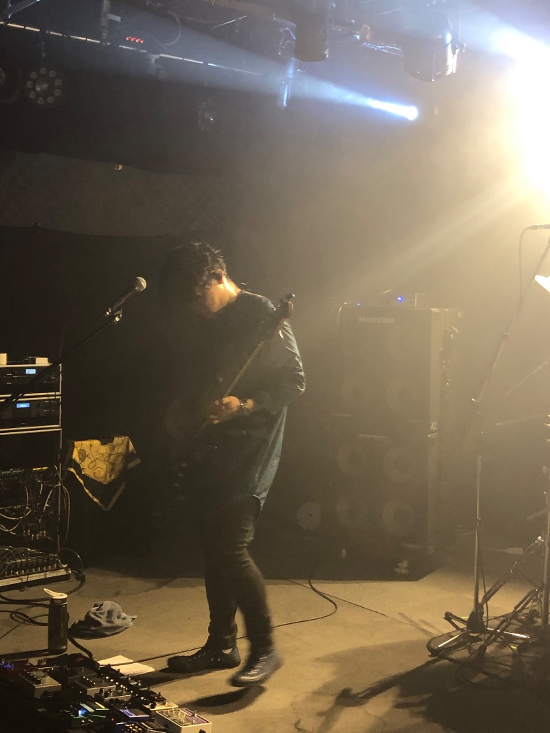 83_drachengross's tweet photo. と言うわけで、昨日はナルコピクシーーワンマンライブに行ってまいりました。
一部は天の女主人版トランシックレコード。二部は打って変わって西アジア風新衣装で旧曲＆新曲。
アンコールではVictory Roadと、当たり前ですが最初から最後までナルコ尽の集大成でありました…ッ‼️
終末論、よき…ッ☺️✨ https://t.co/Z8pSFRLq2e