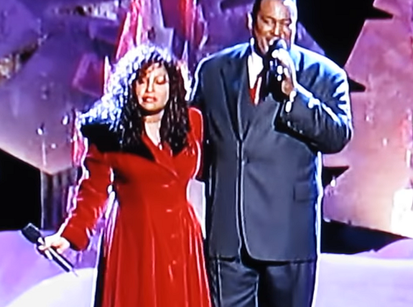 soultrackscom's tweet photo. Tonight we have a special Christmas Lost Gem -- a live holiday performance by Luther Vandross and Chaka Khan that is all that and more... https://t.co/MAIp01y2B7 https://t.co/V5QsOdReZ4