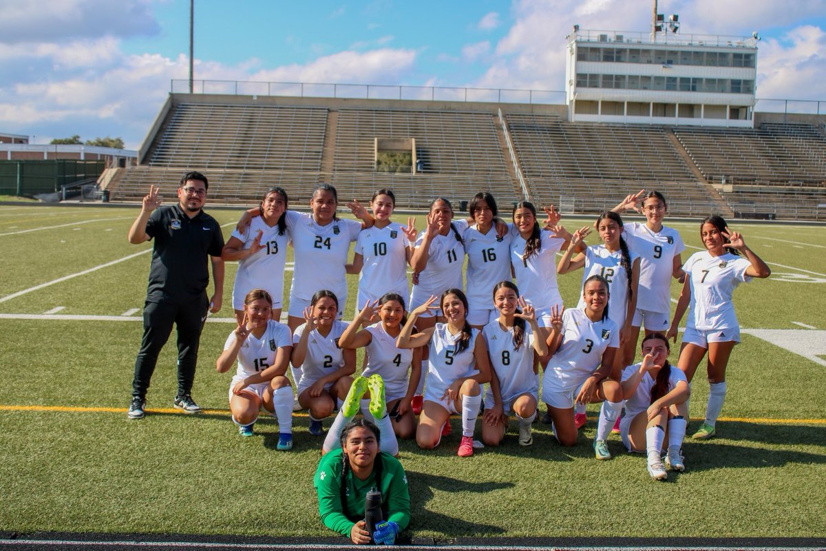 NHS_GSoccer's tweet photo. First scrimmage, first win for JVA &amp; Var Vs LBJ for this season @Viks_Athletics #TheVikingWay https://t.co/HQDgZVvWf0