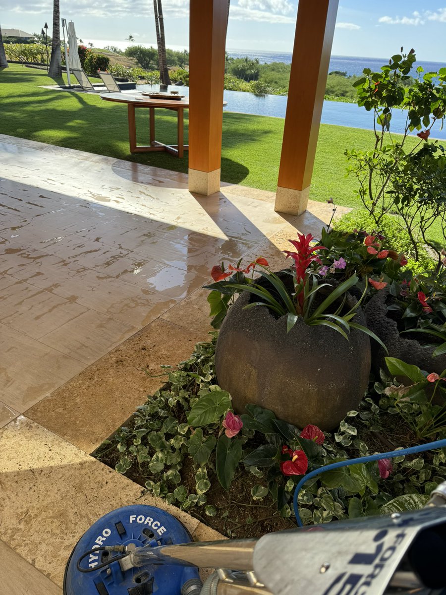EdsCleaningHI's tweet photo. Is your natural stone looking more 'blah' than 'ta-da'? Don’t worry, we’ve got the magical dust (okay, it’s just intense cleaning solutions). Let us sprinkle our cleaning wizardry on it! 🧙‍♂️✨ #StoneGlowUp #BigIsland #Hawaii #Kamuela #KailuaKona https://t.co/Vzg9tneWoa