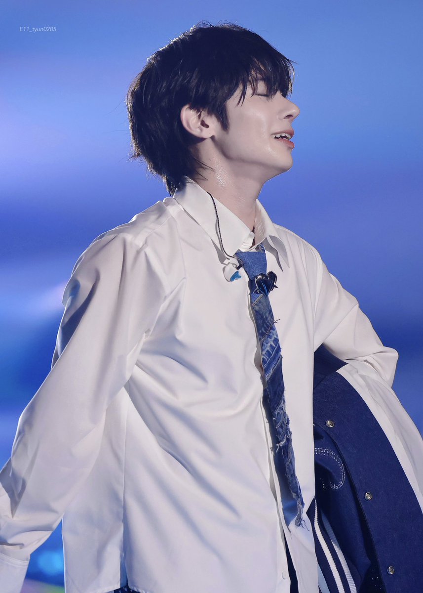 E11_tyun0205's tweet photo. 241214 kbs

Cute or Sexy？

#태현 #TAEHYUN #テヒョン #TXT_TAEHYUN #TXT_태현 #TXT #TOMORROW_X_TOGETHER https://t.co/UGVmLtYboy
