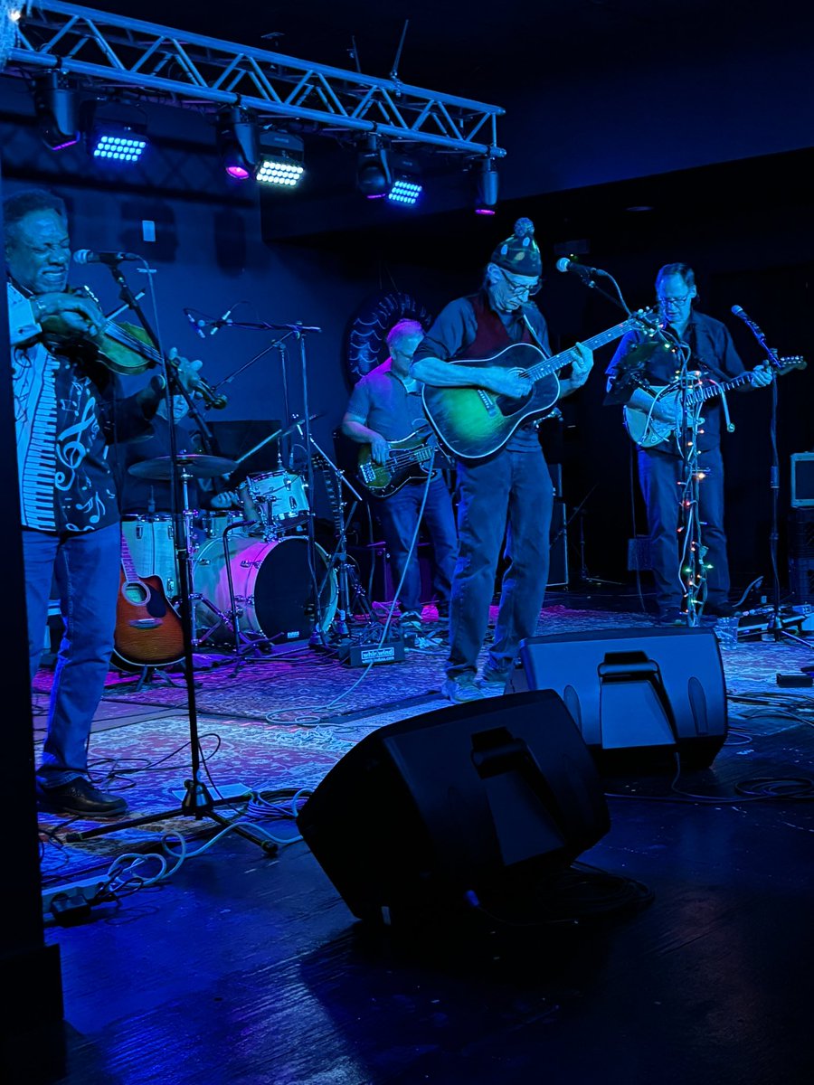 Cravin’ Dogs, 40 year vets of the DC music scene, get the night off to a rocking start with their hook laden infectiously groovy folk rock originals.
