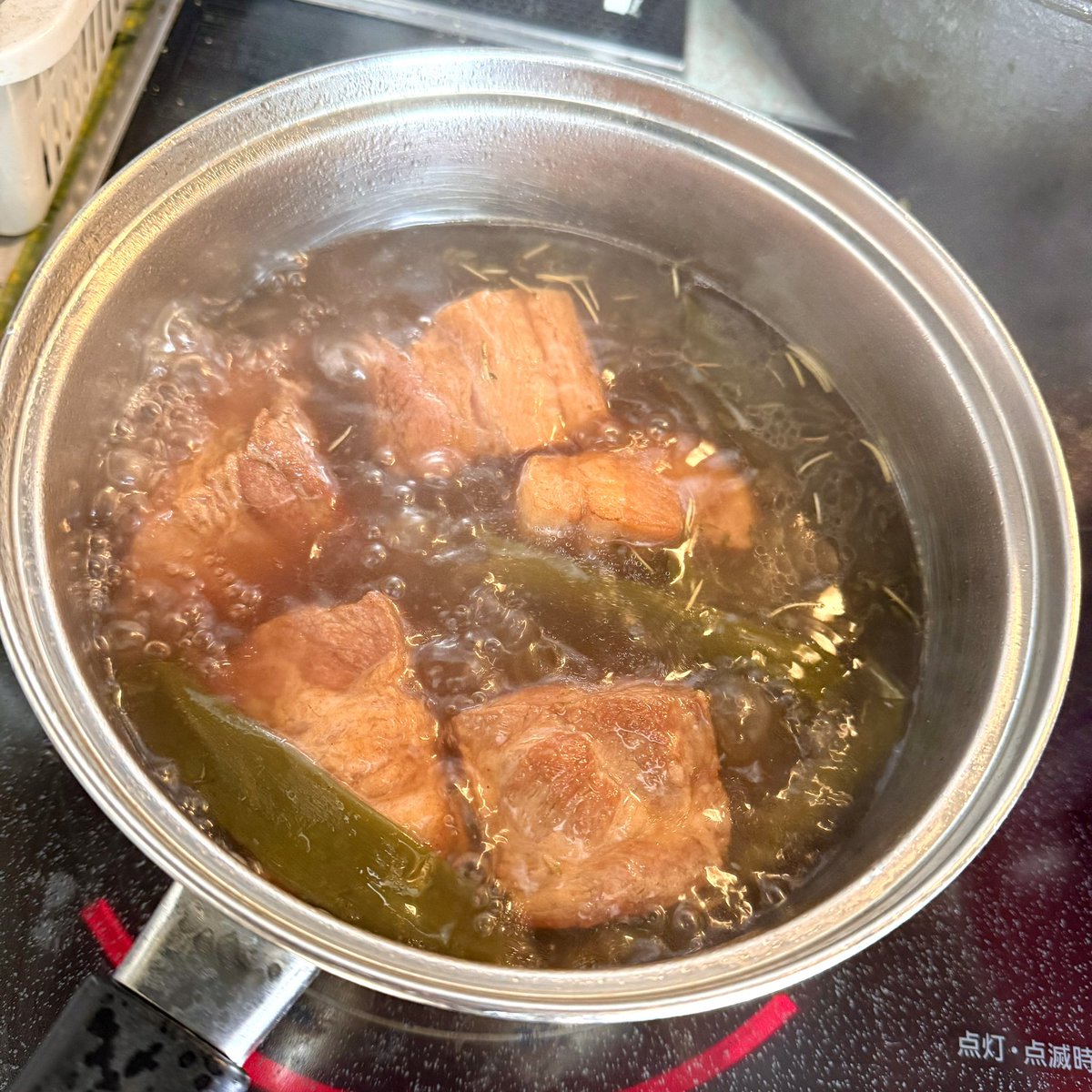 久々コーラで煮る角煮🐷
下茹で中❗️
柔らかくなりますように♪