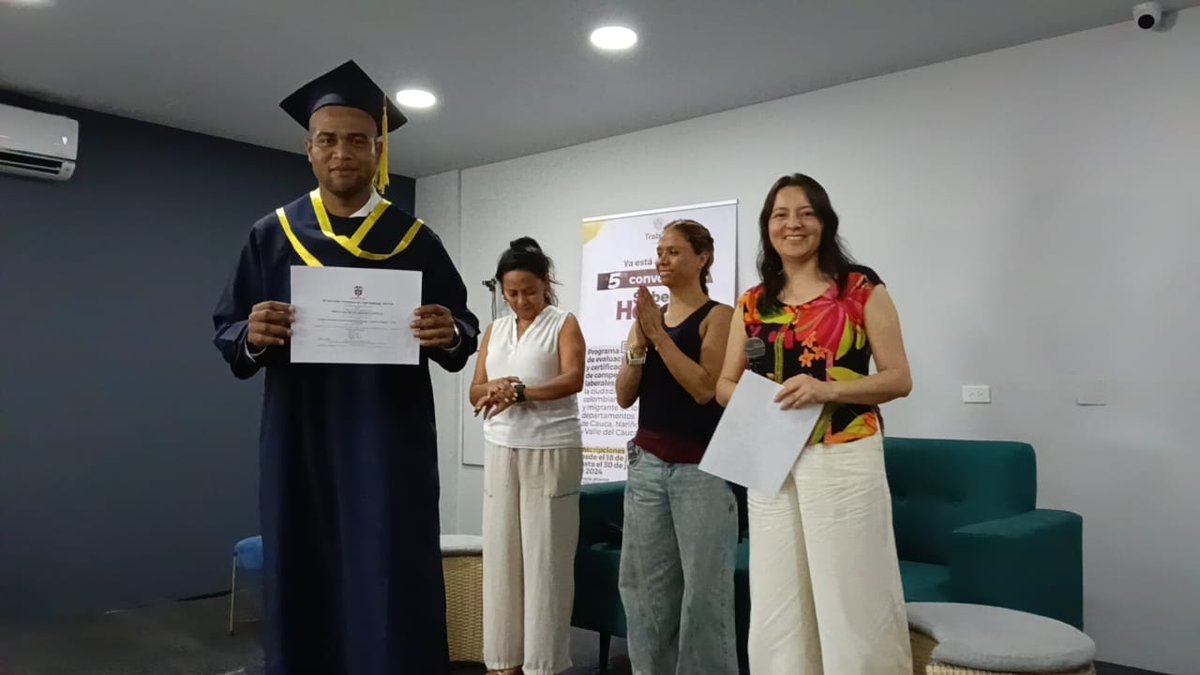 Clausura exitosa de la 5ta convocatoria de Saber Hacer Vale. Este logro es un paso más hacia el fortalecimiento del talento humano en el país. El programa es una iniciativa del Ministerio del Trabajo en alianza con el SENA y operado por #meraniproyectos