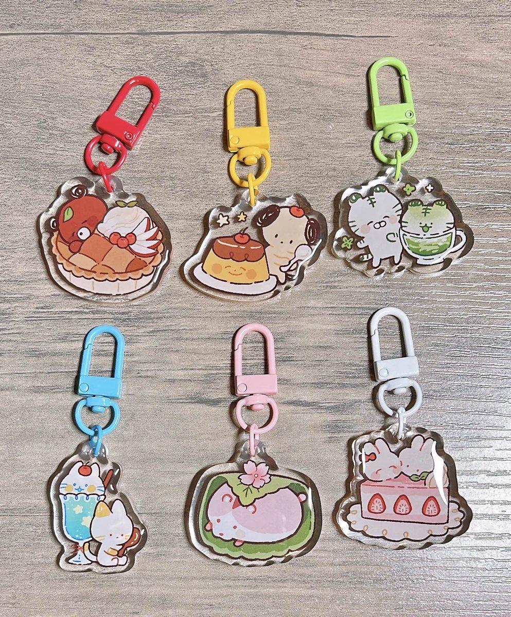 YANM0RI's tweet photo. made new gacha charms!!!! i'll be selling them at holmat! 🎉 https://t.co/leKeE6bqme