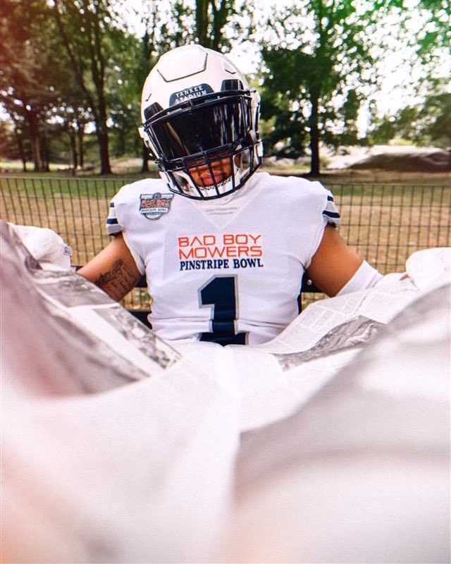 Extra extra, read all about it! The 2024 Bad Boy Mowers Pinstripe Bowl is just 2 weeks away. 
📍Yankee Stadium 
📆 12.28 at Noon
🎟️ Pinstripebowl.com
📺 ABC