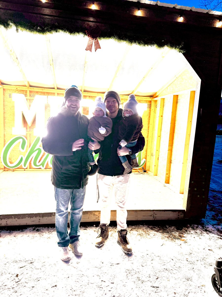 Buckets and Dan tweet media