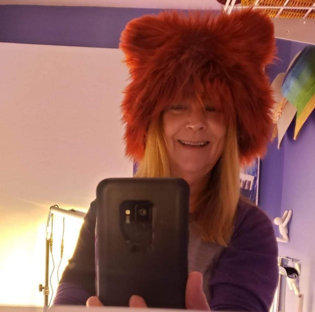 @BhargerUSMC Fake fur, from a company named Spirithoods. I bought my granddaughters and nieces animal hats and got one for me too!