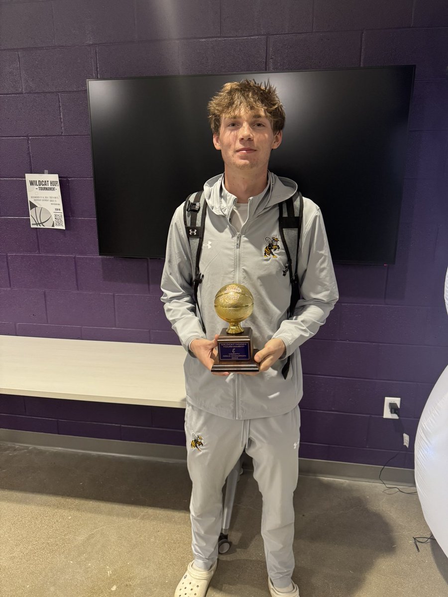 Hornets win the Championships over Dalhart 49-35!  Great job coming into a new place and playing some of our best ball all year.  Improve to 9-6 on the year.
@GradyKeeto15174 w/ 14pts
<a href="/Kase4_/">kase</a>  w/ 13pts

<a href="/Kase4_/">kase</a>  secures the Tournament MVP.
#brotherhood