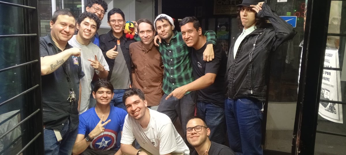 Después de un tiempo sin participar en torneos volví y conseguí un merecido segundo lugar Las partidas fueron intensas, con dos visitantes de Mérida ArepaETrigo y <a href="/KiraiYou_/">HASHIRA | Kirai</a> excelentes jugadores y personas Aunque no logré ganarle un game a Arepa, seguiré practicando para lograrlo